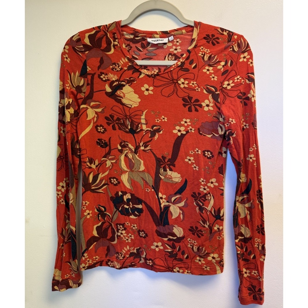 Weekday Top Ziggy Long Sleeve Floral in Red Small Modal Blend Stretch